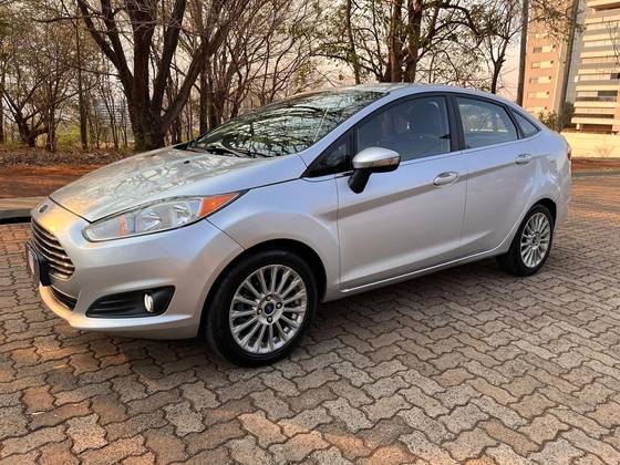 FORD FIESTA 1.6 TITANIUM PLUS SEDAN 16V FLEX 4P POWERSHIFT